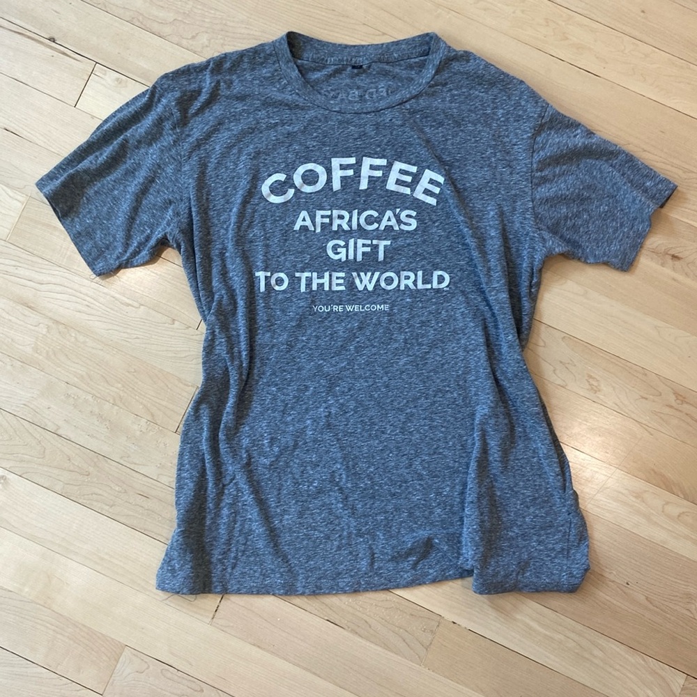 EUC Red Bay Coffee Tee men’s medium Heather gray
